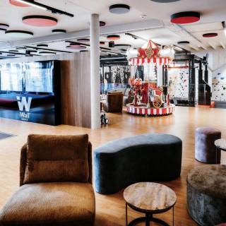 Area 500 Spielebereich mit Kinderkarussel